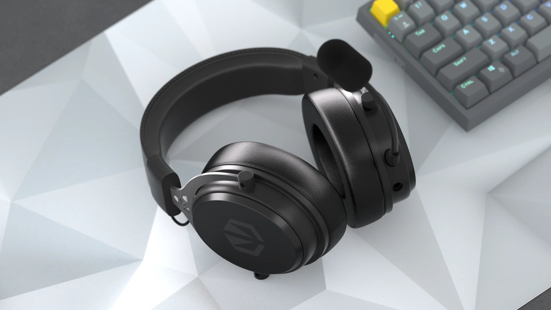 Montaż nausznic Earpads Leather – prosta instalacja bez użycia narzędzi, kompatybilność ze słuchawkami ENDORFY 