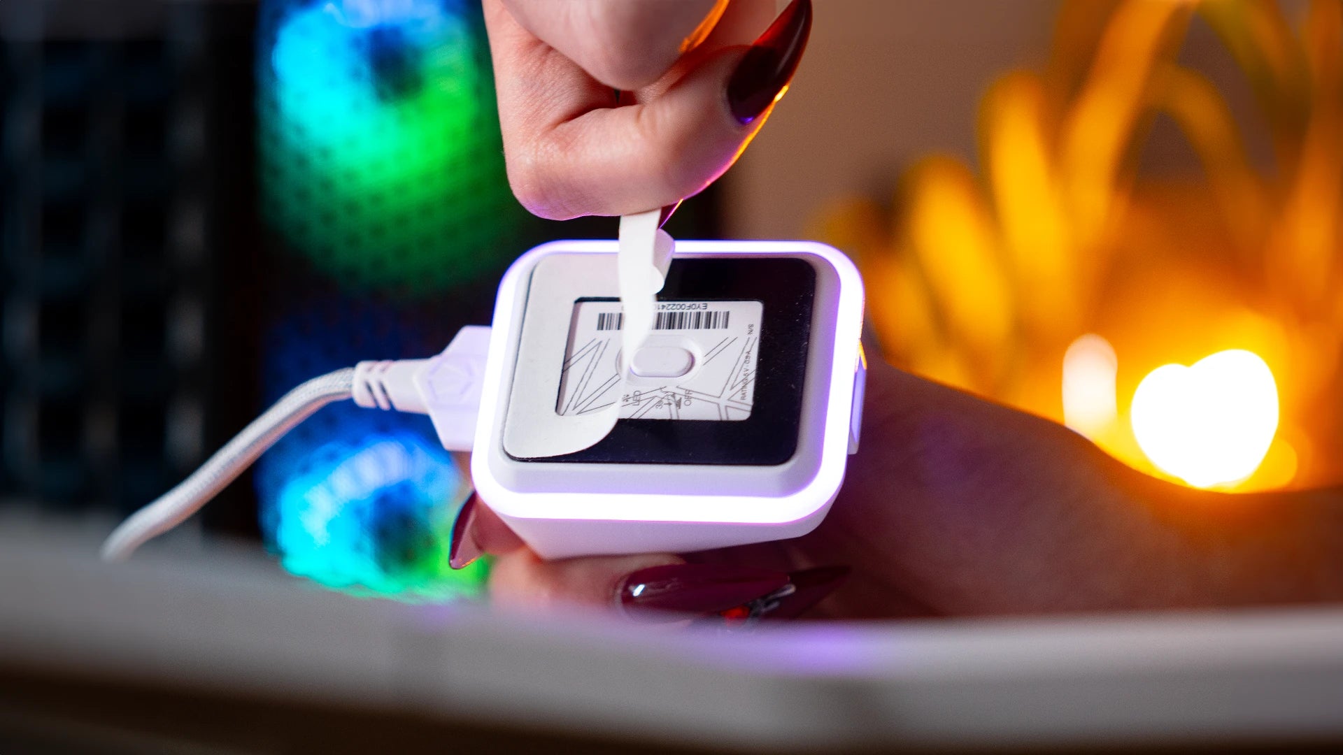 Mouse Dock Onyx White – antypoślizgowa gumowa na podstawie, widok od spodu 