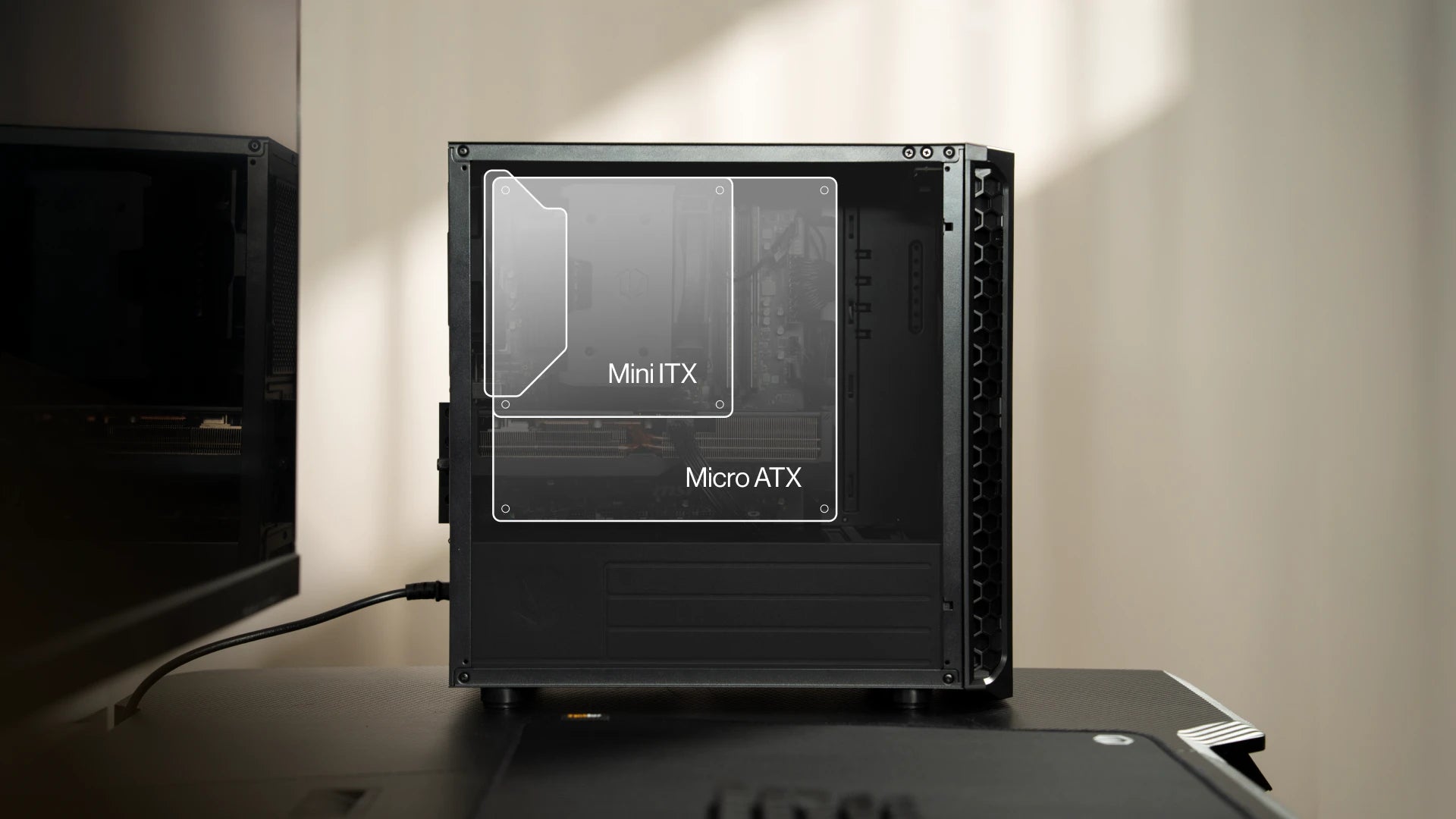 Obudowa ENDORFY Signum M30 Air z oznaczonymi formatami kompatybilnych płyt głównych Mini-ITX oraz microATX 