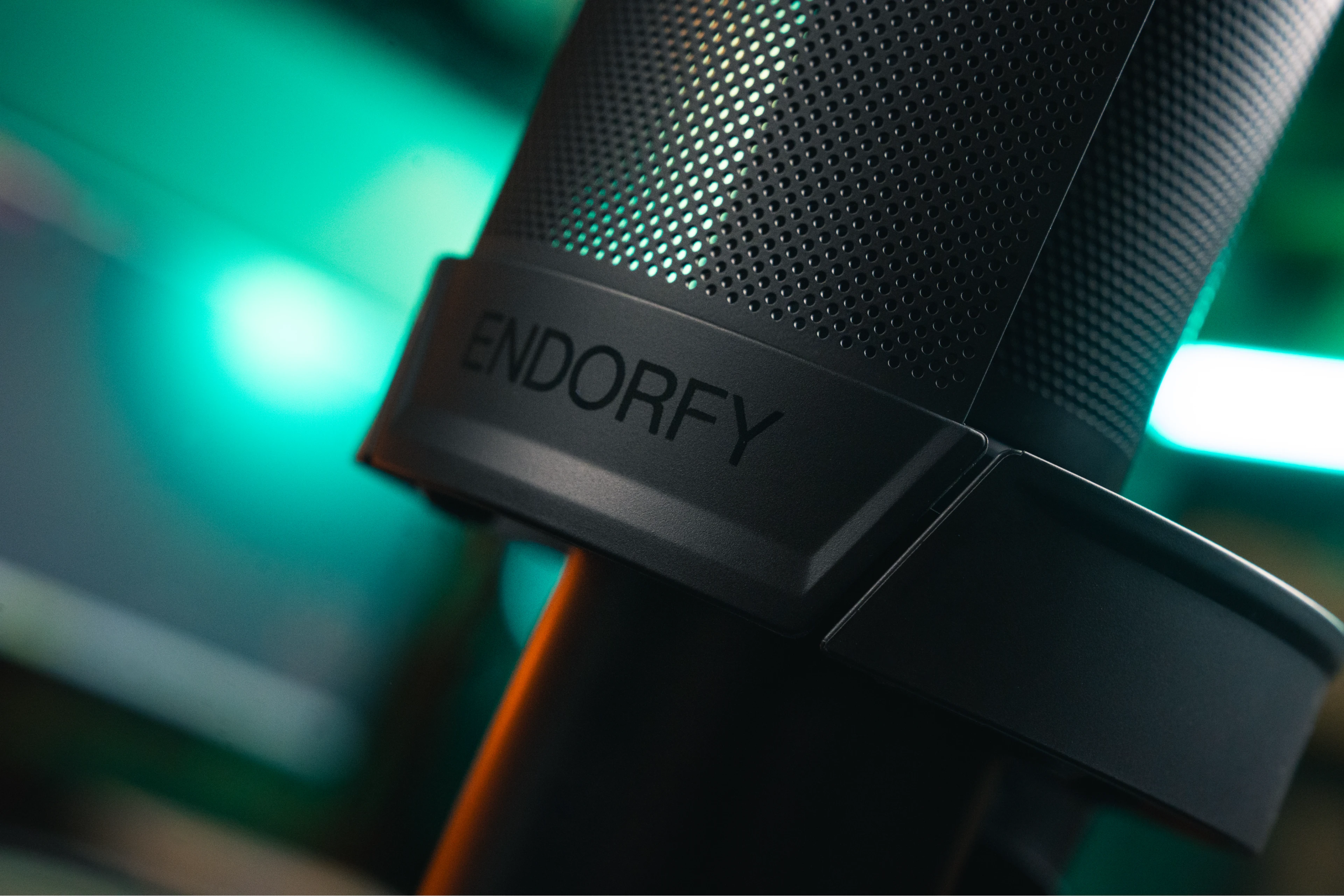 Close-up of the ENDORFY Solum 2 Pro capsule and detachable metal pop filter